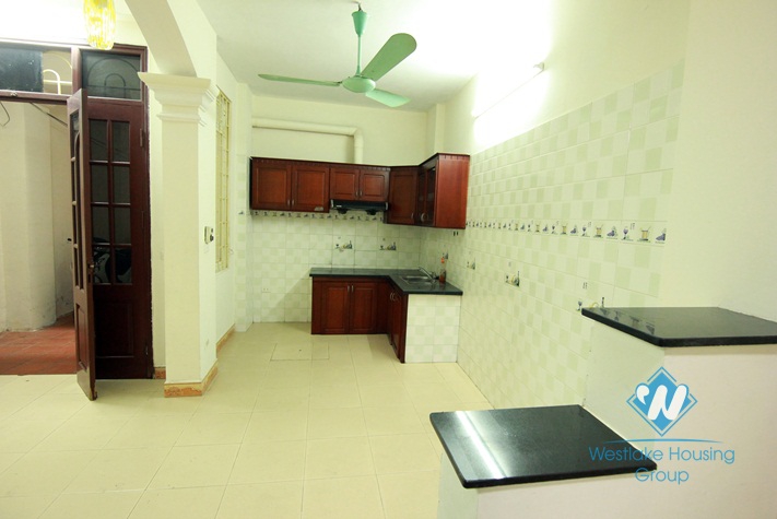 Cheap unfurnished 4 bedrooms for rent in Tayho area 